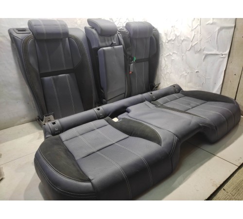 Заднее сиденье