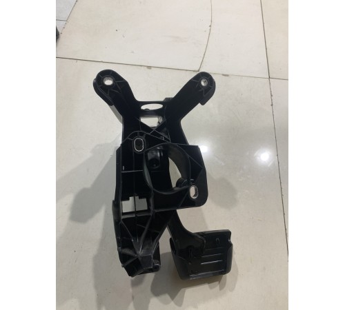 Педаль тормоза