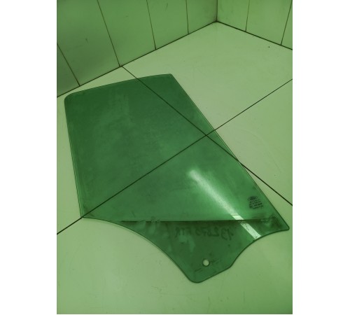 Стекло двери переднее правое