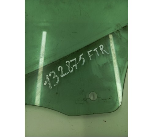 Стекло двери переднее правое