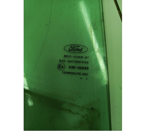 Стекло двери переднее правое