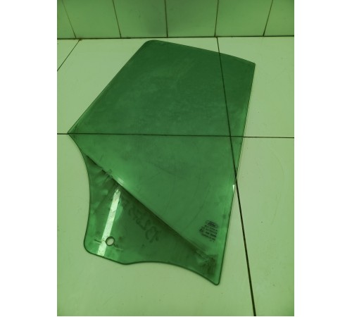 Стекло двери переднее правое