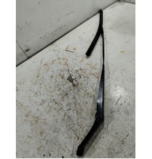 Поводок стеклоочистителя правый