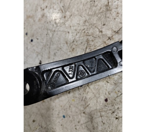 Поводок стеклоочистителя правый