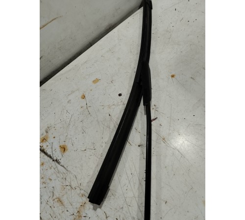 Поводок стеклоочистителя правый