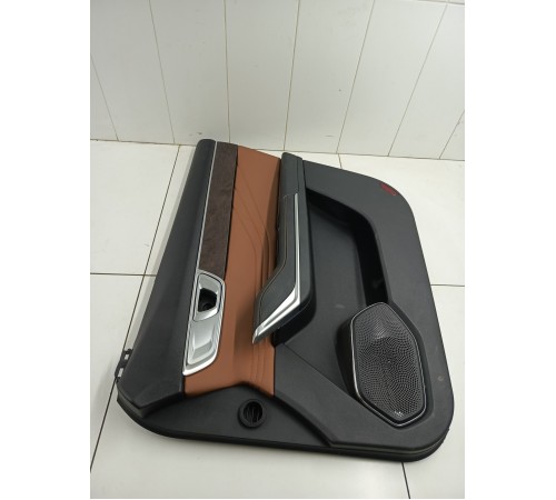 Обшивка двери передняя правая