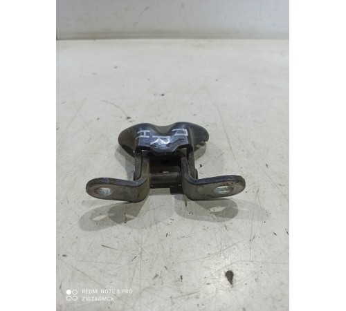 Петля двери(передняя правая нижняя)