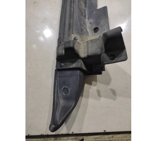 Пыльник крыла передний левый