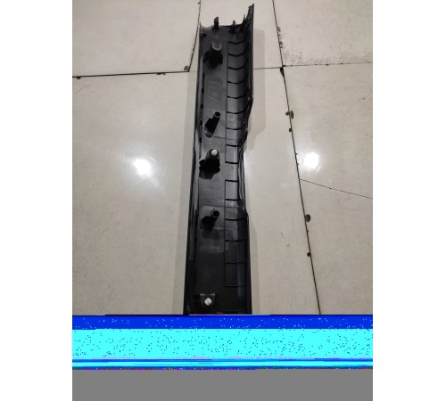 Накладка порога (передняя правая)