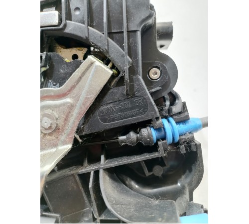 Замок двери задний правый