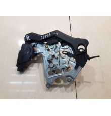 Замок открывания средней двери(правый)