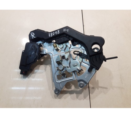 Замок открывания средней двери(правый)