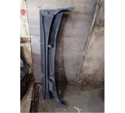 Жабо лобового стекла под дворники