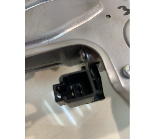 Моторчик стеклоочистителя (задний)