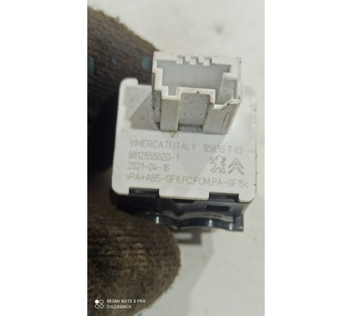 Кнопка корректировки света фар