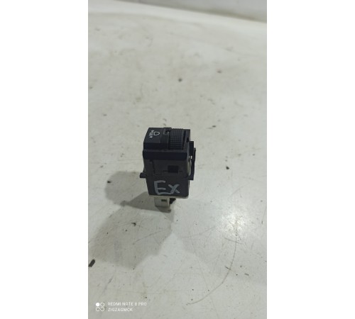 Кнопка корректировки света фар