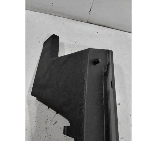Обшивка стойки (задняя левая)