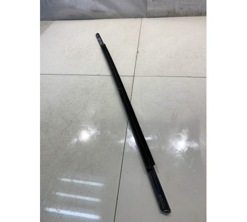 Уплотнитель стекла (задний, правый, наружний)