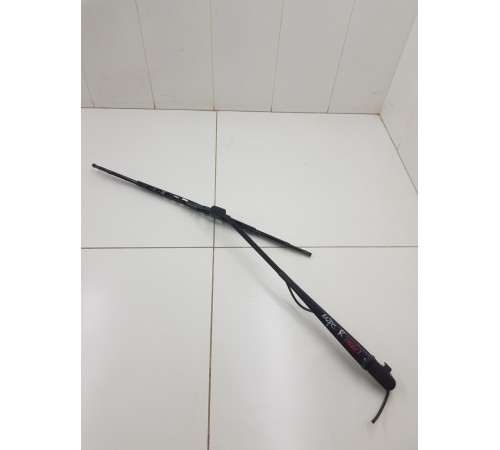 Поводок стеклоочистителя правый