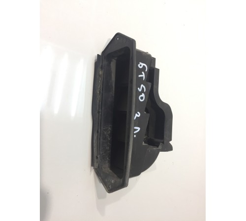 Дефлектор воздушный задний левый