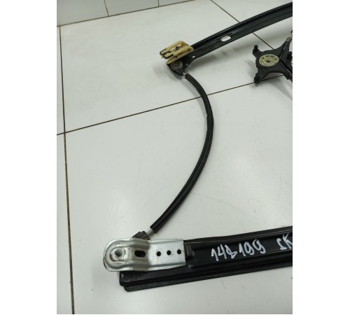 Стеклоподъемник двери передний правый