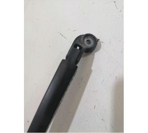  Поводок стеклоочистителя задний