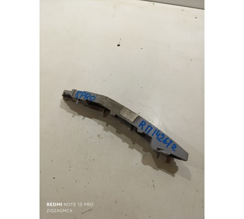 Кронштейн переднего бампера правый