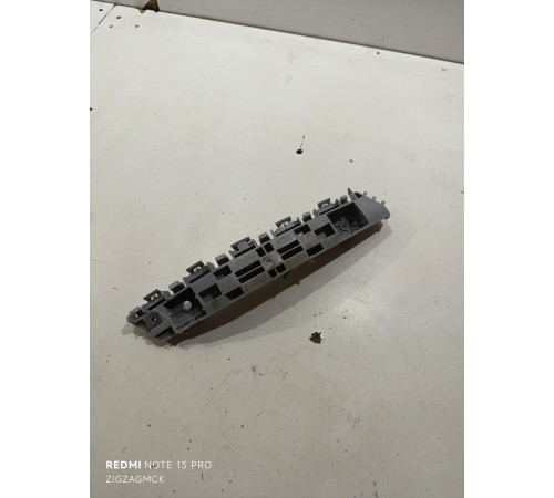 Кронштейн переднего бампера правый