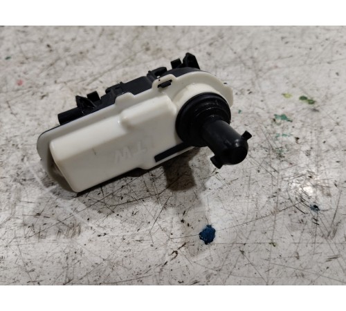 Замок лючка топливного бака