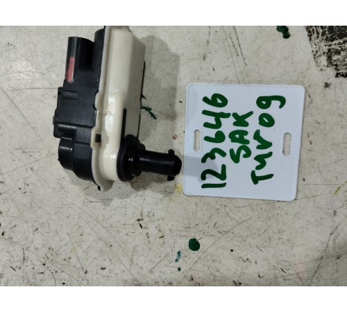 Замок лючка топливного бака