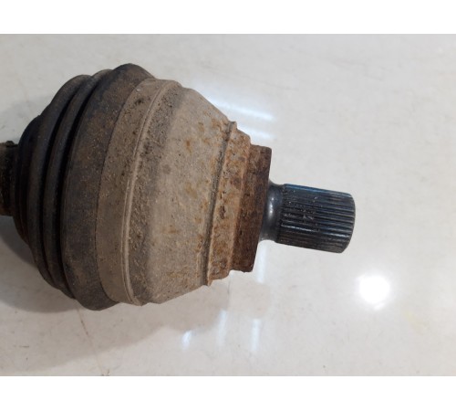 Привод (полуось) (передний, правый)