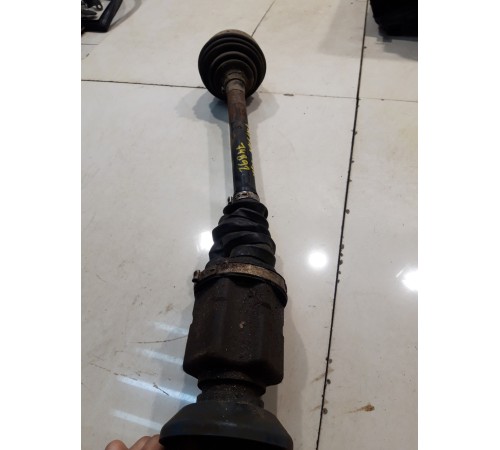 Привод (полуось) (передний, правый)