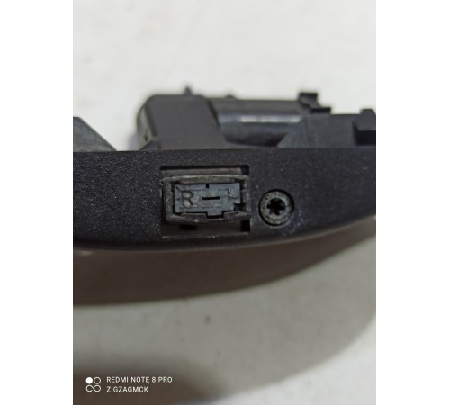 Форсунка омывателя лобового стекла правая