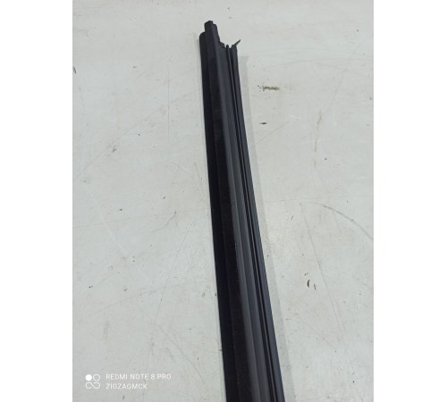 Уплотнитель стекла (задний правый внутренний)