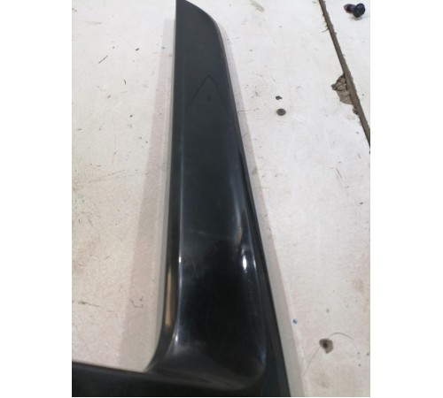 Накладка крышки багажника левая