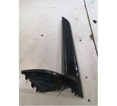 Накладка крышки багажника левая