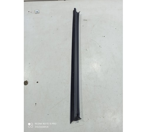 Уплотнитель стекла (задний правый внутренний)