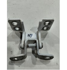 Петля двери багажника 