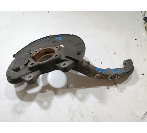 Кулак поворотный передний левый