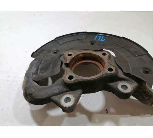 Кулак поворотный передний левый