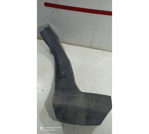 Кожух горловины топливного бака