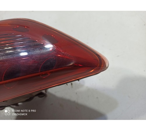 Фонарь крышки багажника правый