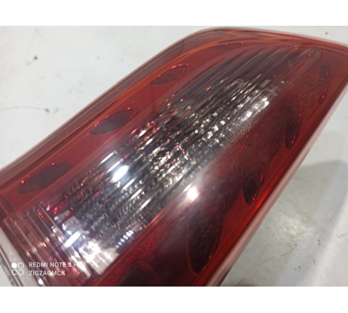 Фонарь крышки багажника правый