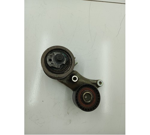 Ролик натяжителя ремня