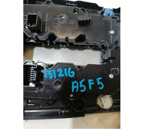 Плафон освещения салона