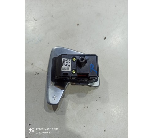 Подрулевой переключатель скоростей (лепесток) правый