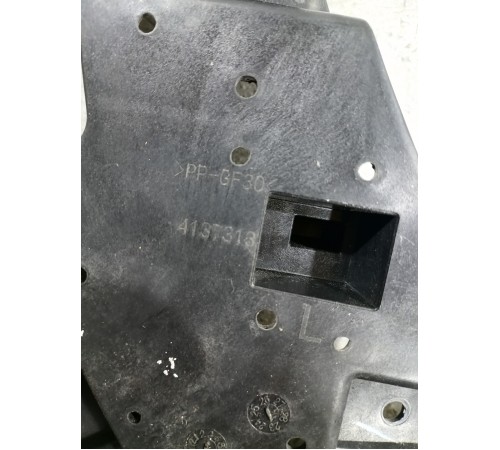 Кронштейн крепления фары передний левый