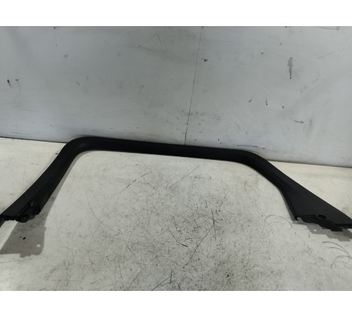 Накладка рамки стекла задняя правая