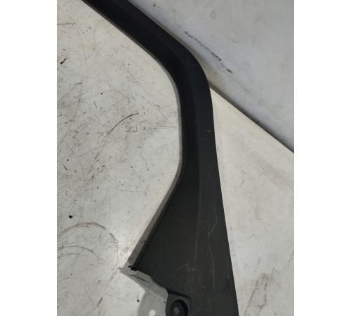 Накладка рамки стекла задняя правая