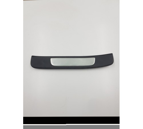 Накладка порога задняя левая